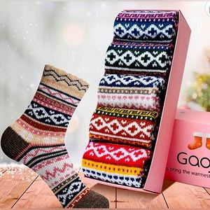 Winter Wool Women Athletic Cozy Knit Socks, Never Worn, Perfect Condition!